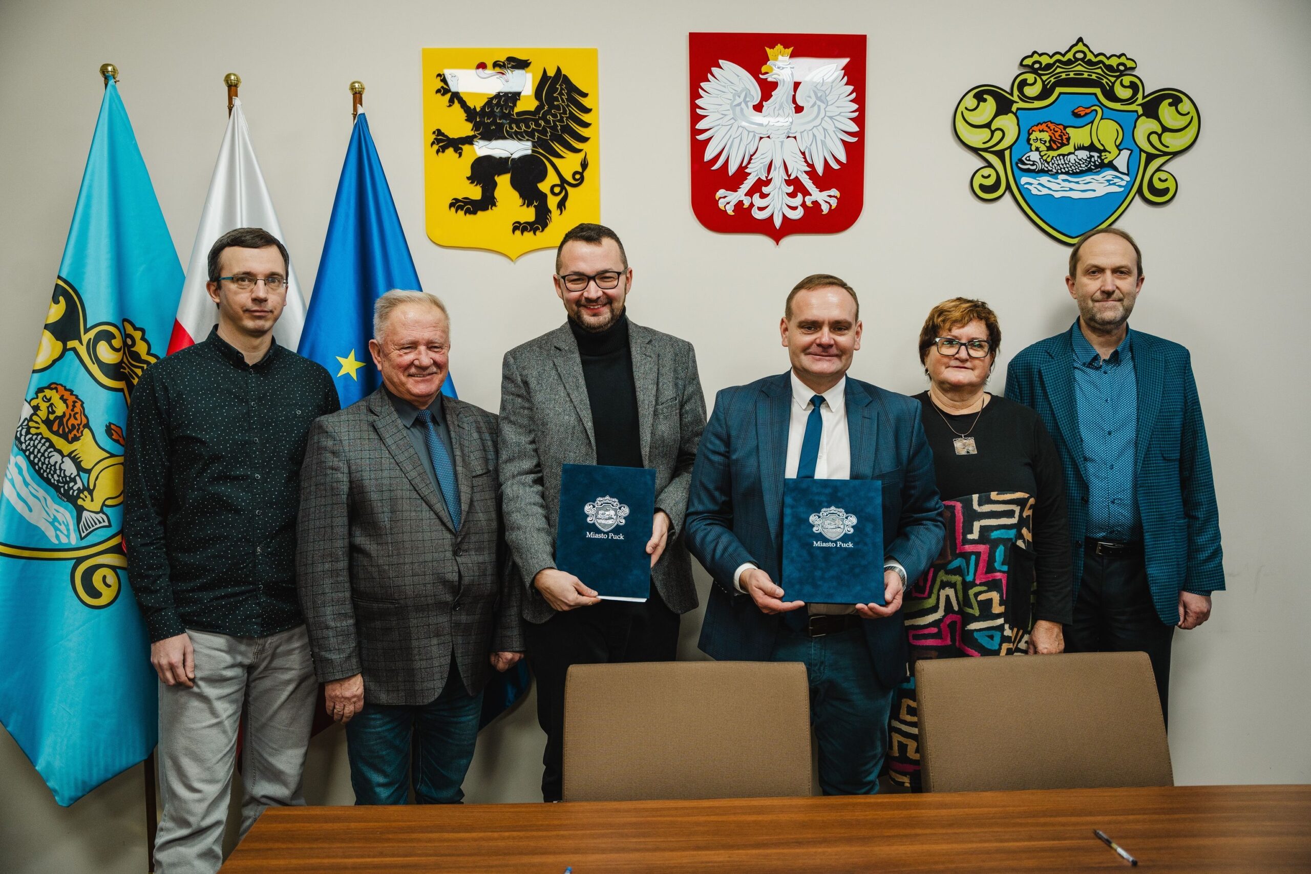 Podpisanie umowy na przewozy autobusowe użyteczności publicznej